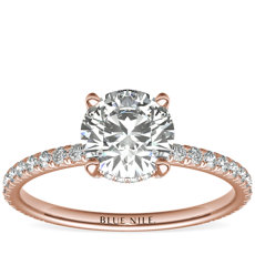 Anillo de compromiso de diamantes con corona de pavé francés pequeño de Studio de Blue Nile en oro rosado de 18 k (1/3 qt. total)